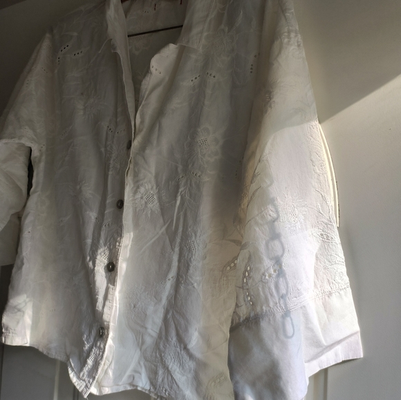 Josie Natori Eyelet Button Down Shirt Size Large - Picture 4 of 8